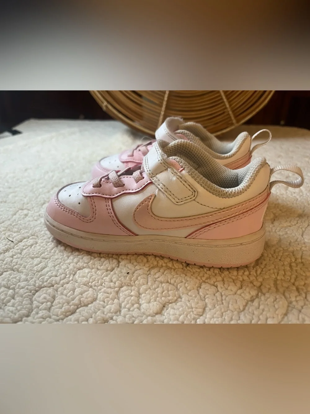 Nike Kids Pink and White Velcro Low-Top Sneakers